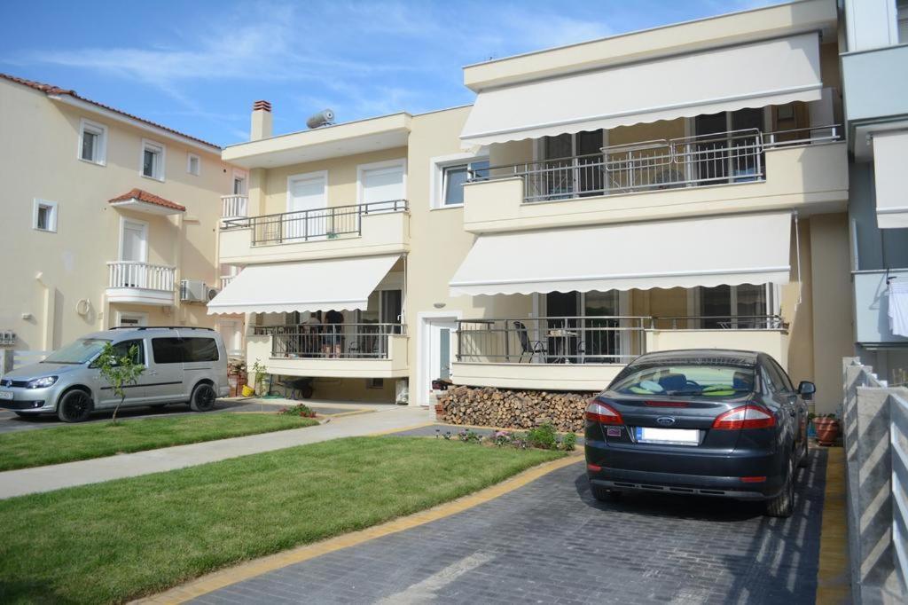 Myrsini'S Apartment Néa Péramos Exterior foto